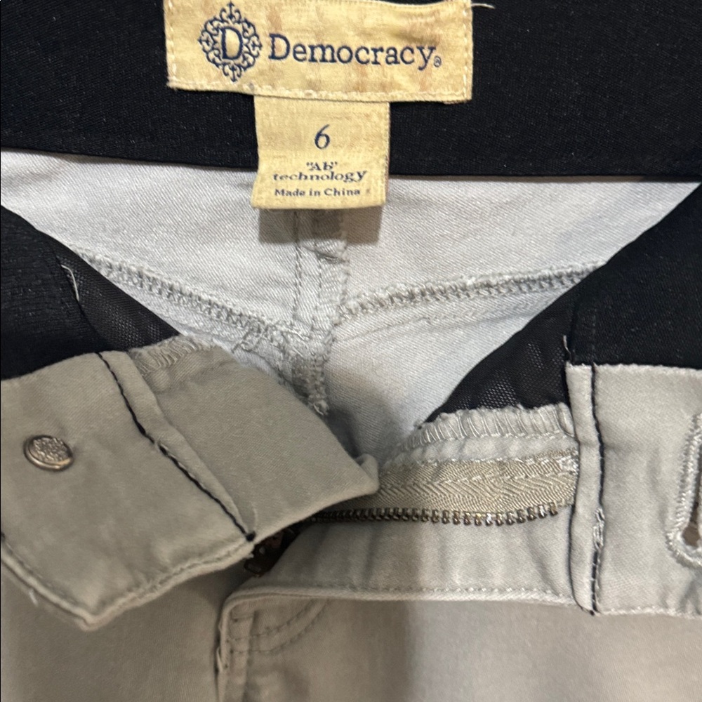 Democracy Ab Technology Crop Pants Size 6 Beige Stretch Zip Pocket Ankle Capri - Picture 6 of 8
